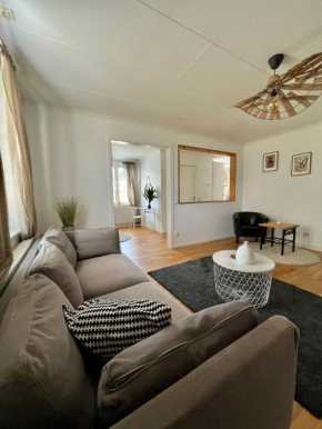 Cozy apartment in Jädraås nestled near the lake just 10 minutes from Kungsberget in Jädraås